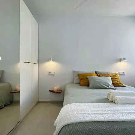 Apartment Charming Sea View Hideaway At Marbella's Marina *